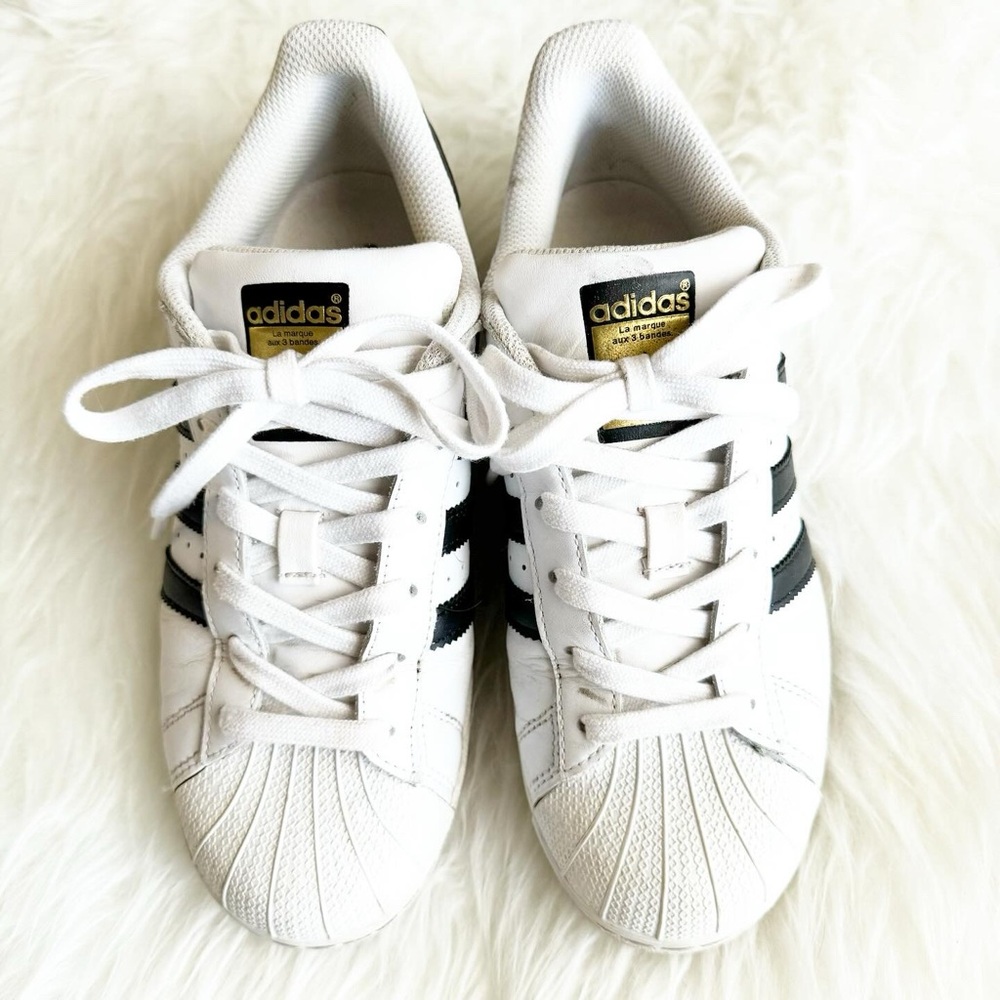 Adidas Superstar size 6.5